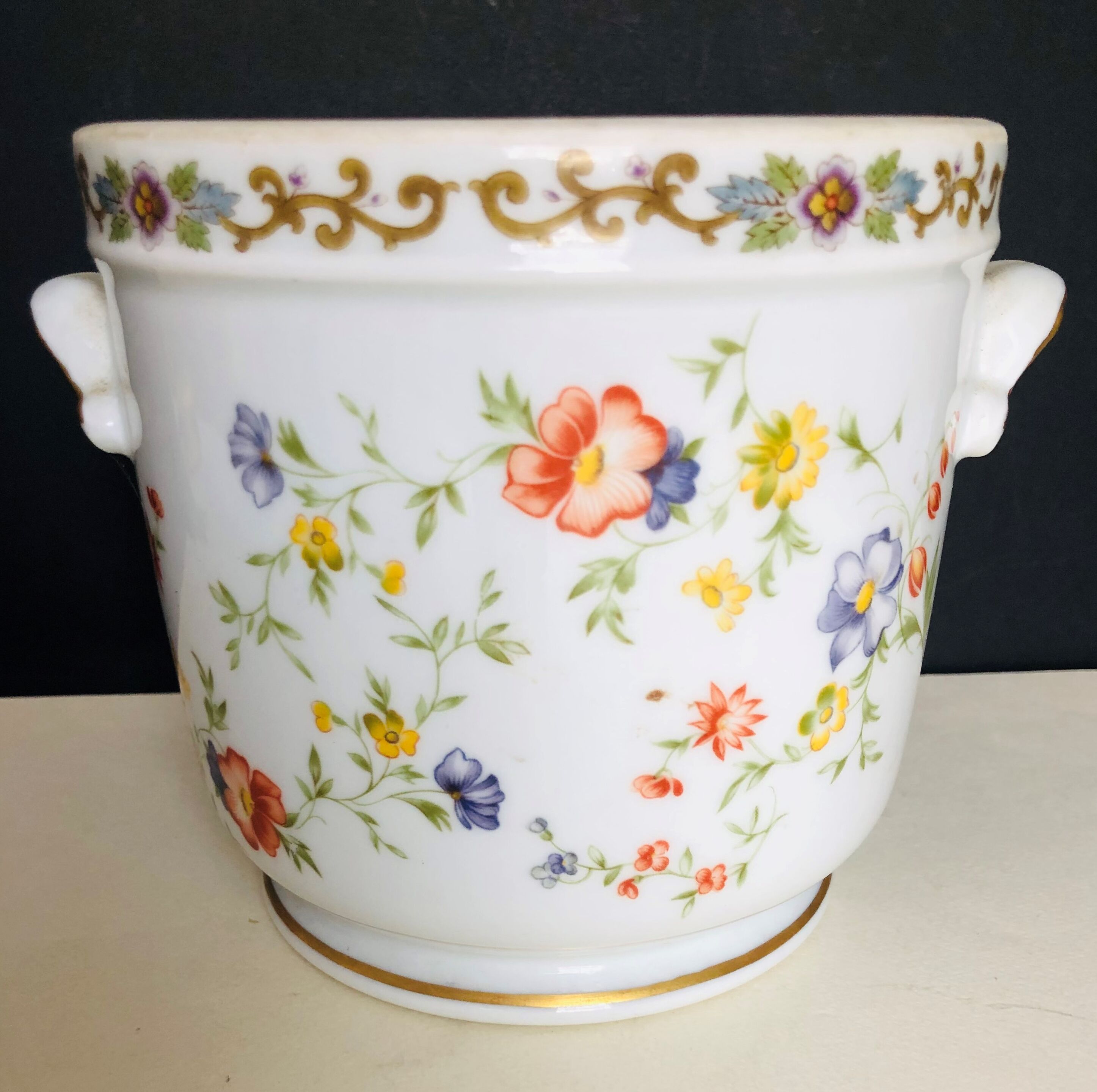 Porcelain pot cover
