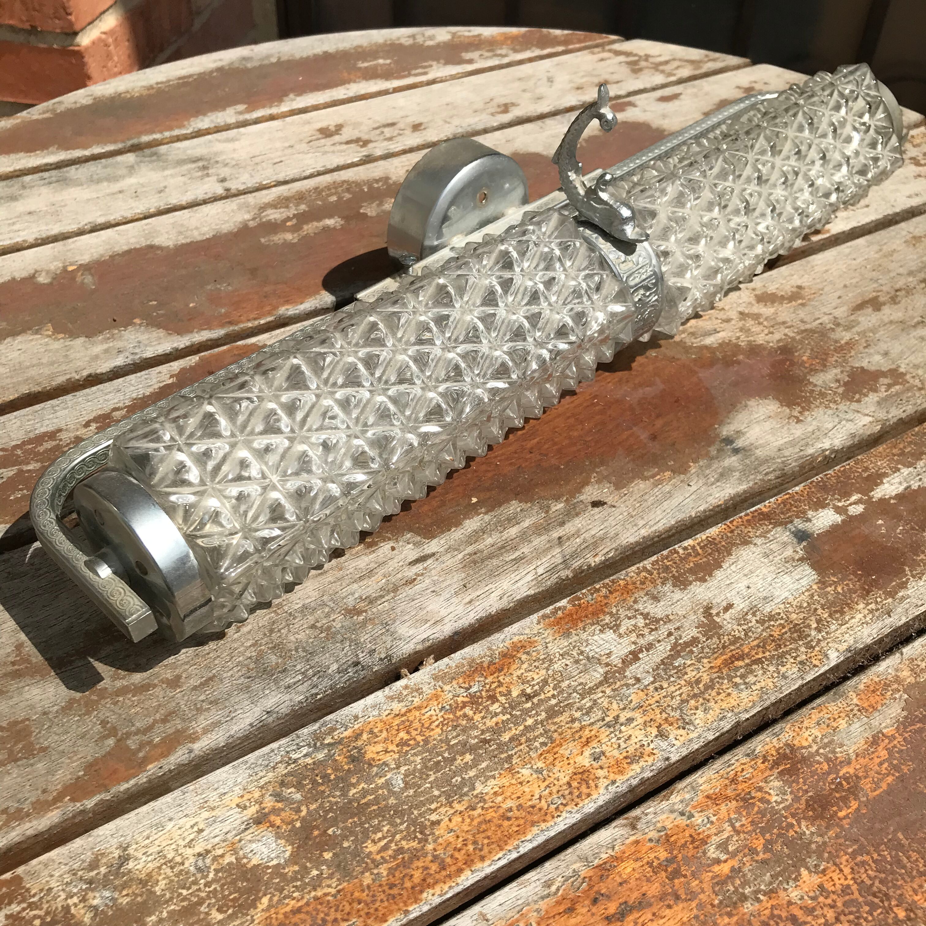 Luminaire applies art deco