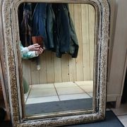 Miroir ancien avec cadre en bois sculpté 