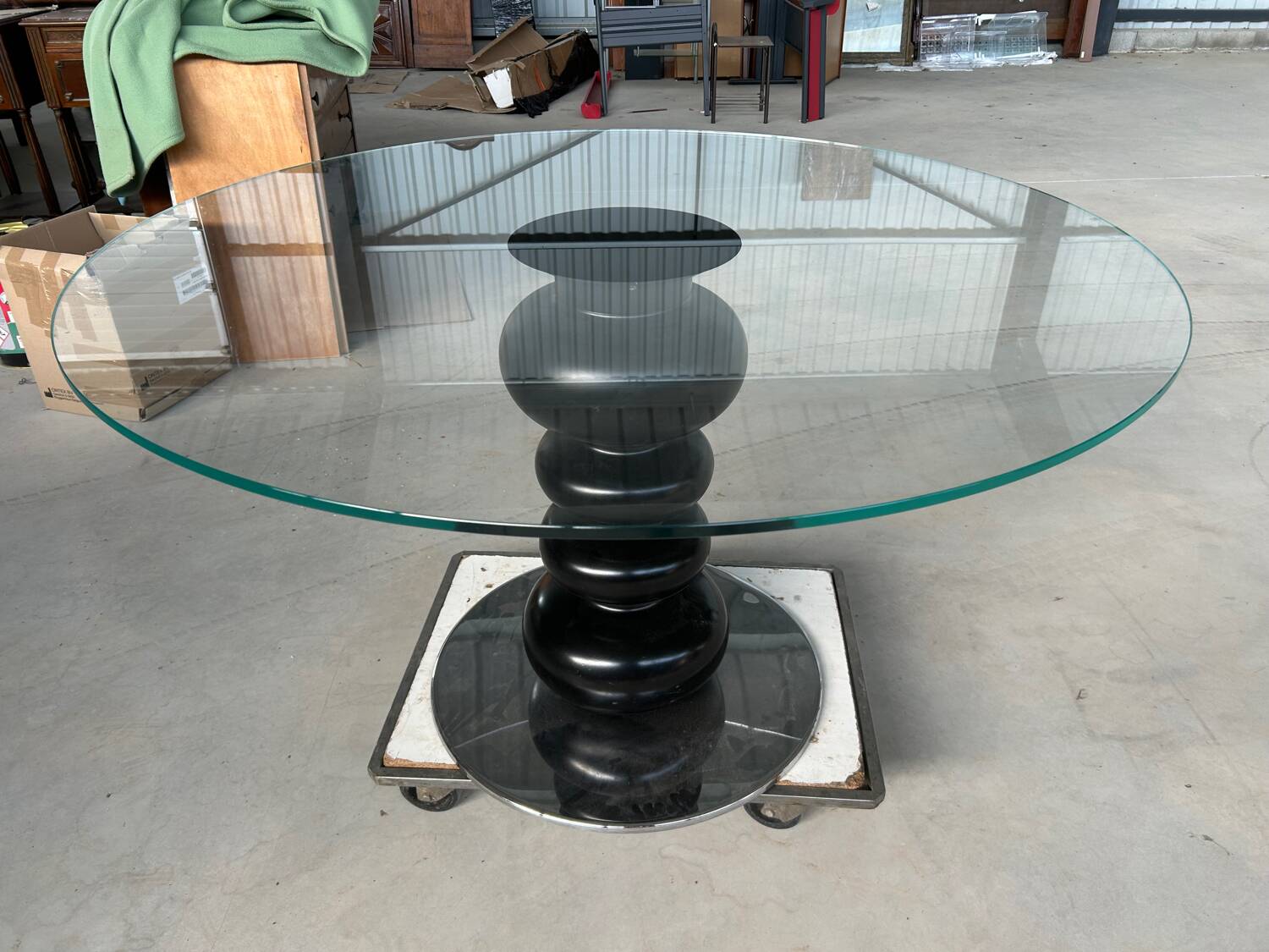 Round glass table