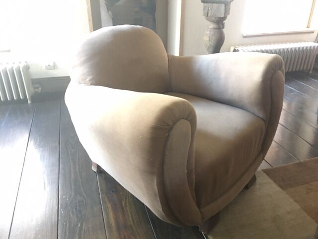 Pair of club armchairs made of flemish fabric