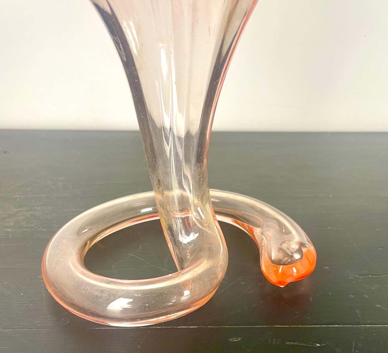 Pink trumpet vase - fleurs-de-lys in blown glass - italy 1970