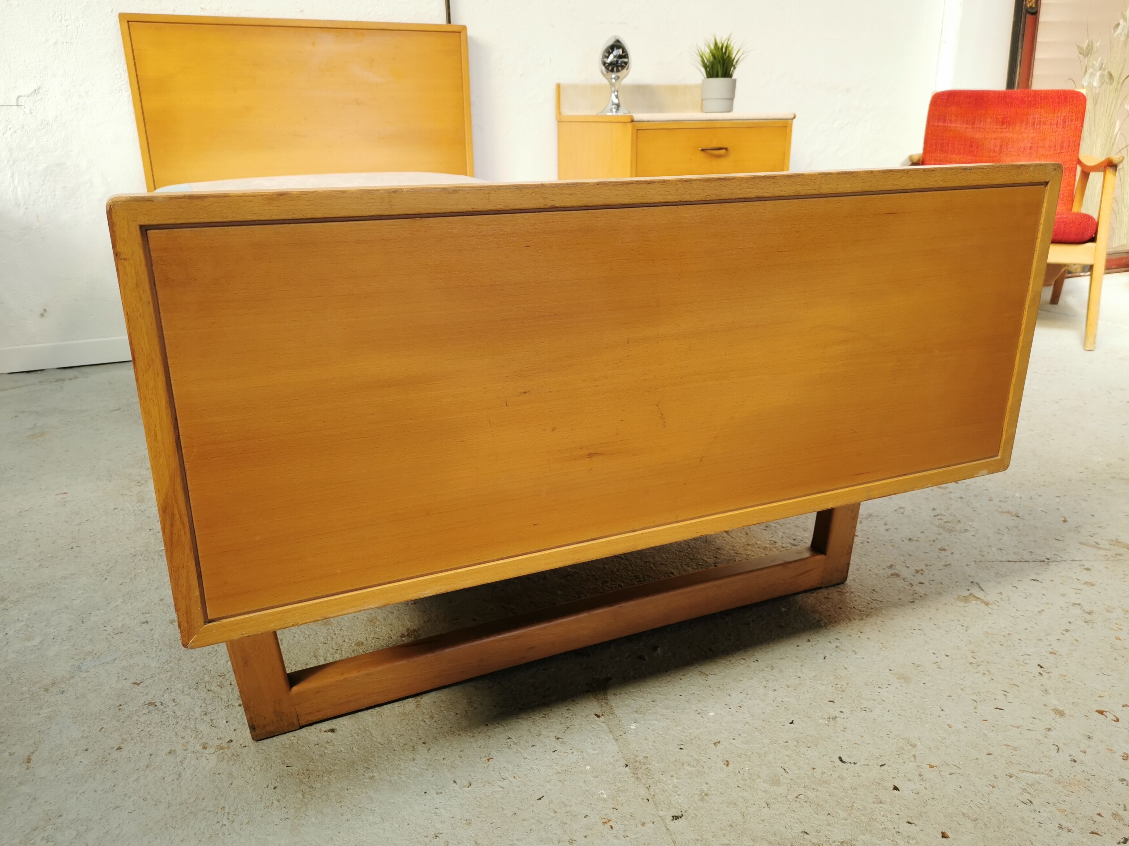 Vintage Scandinavian bed and lamp signed NK 1959