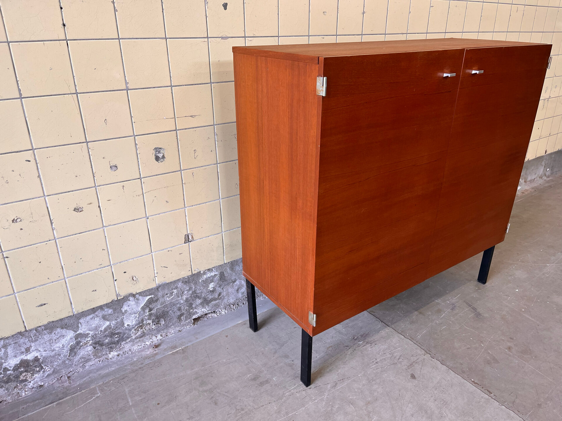 Cabinet par Pierre Guariche pour Meurop