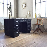 Bureau de notaire noir