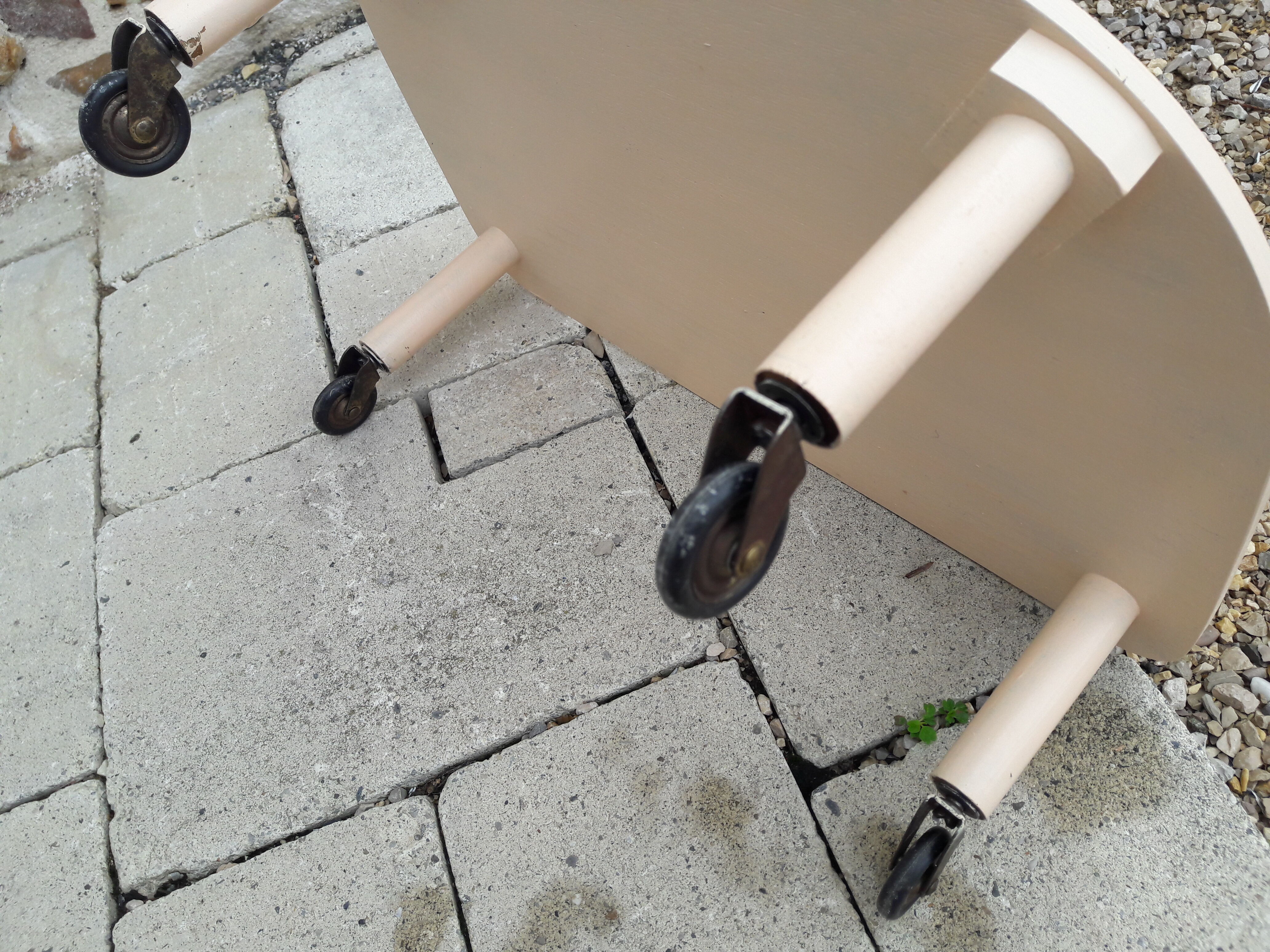 Valet de chambre on wheels