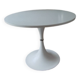Ranger S.A. attributionwhite tulip table