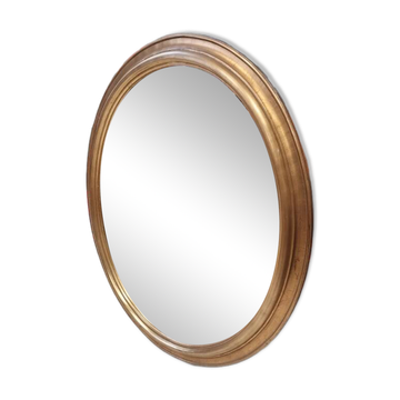 Oval mirror from the 19th century.