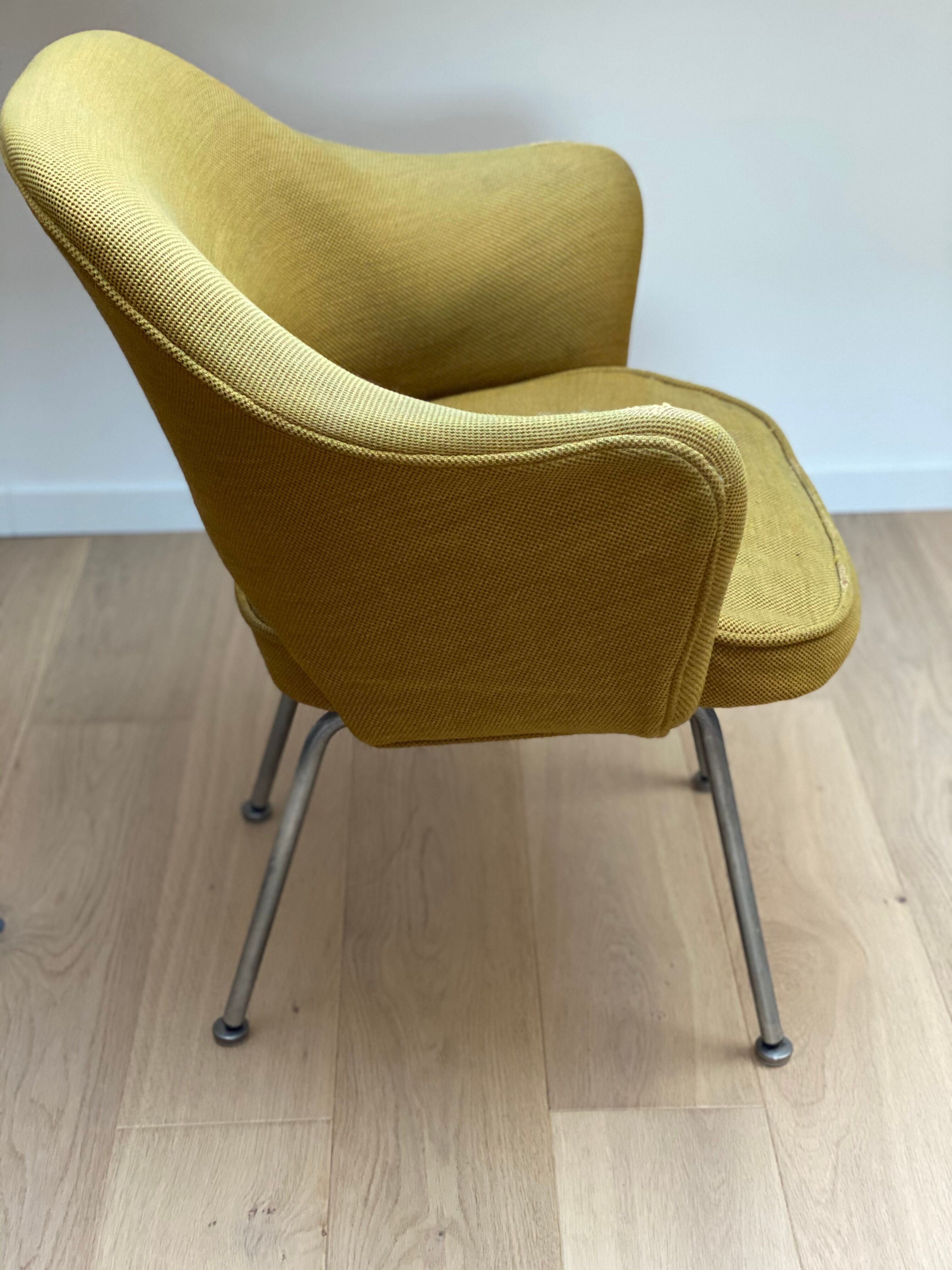 Conference chair model 71 by Eero Saarinen