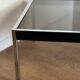 Grande table basse design années 70 chrome, verre fumé et skaï