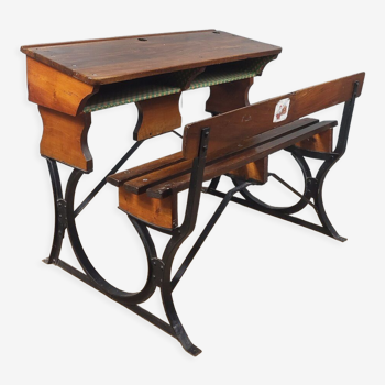 Double school desk called “lectern”