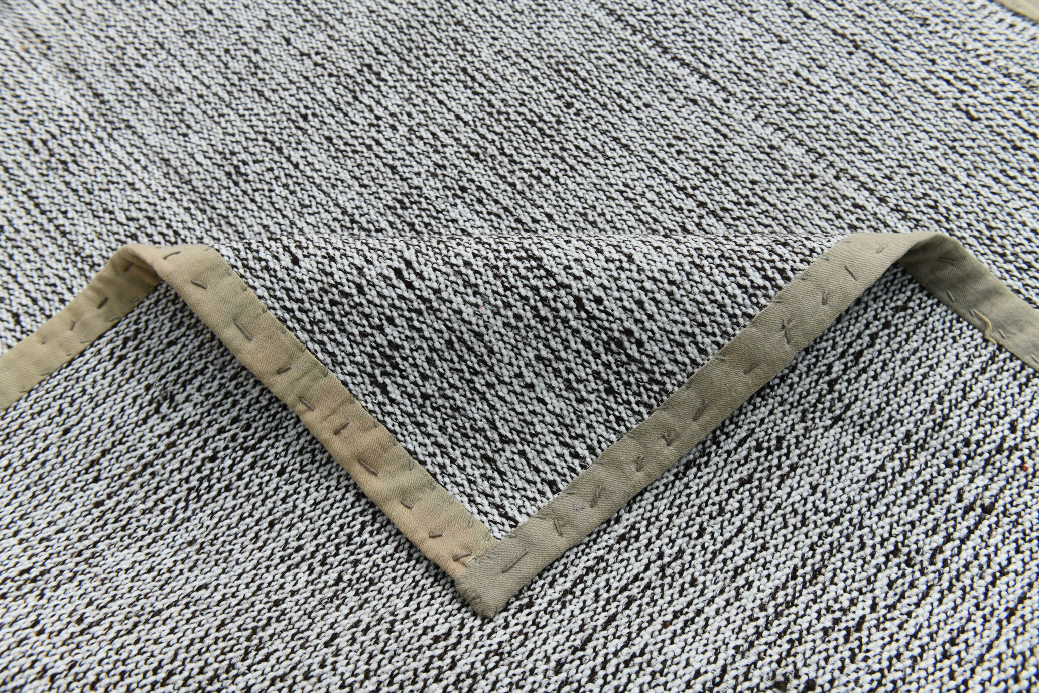 3x10 White Black Turkish Runner Rug 92x310Cm