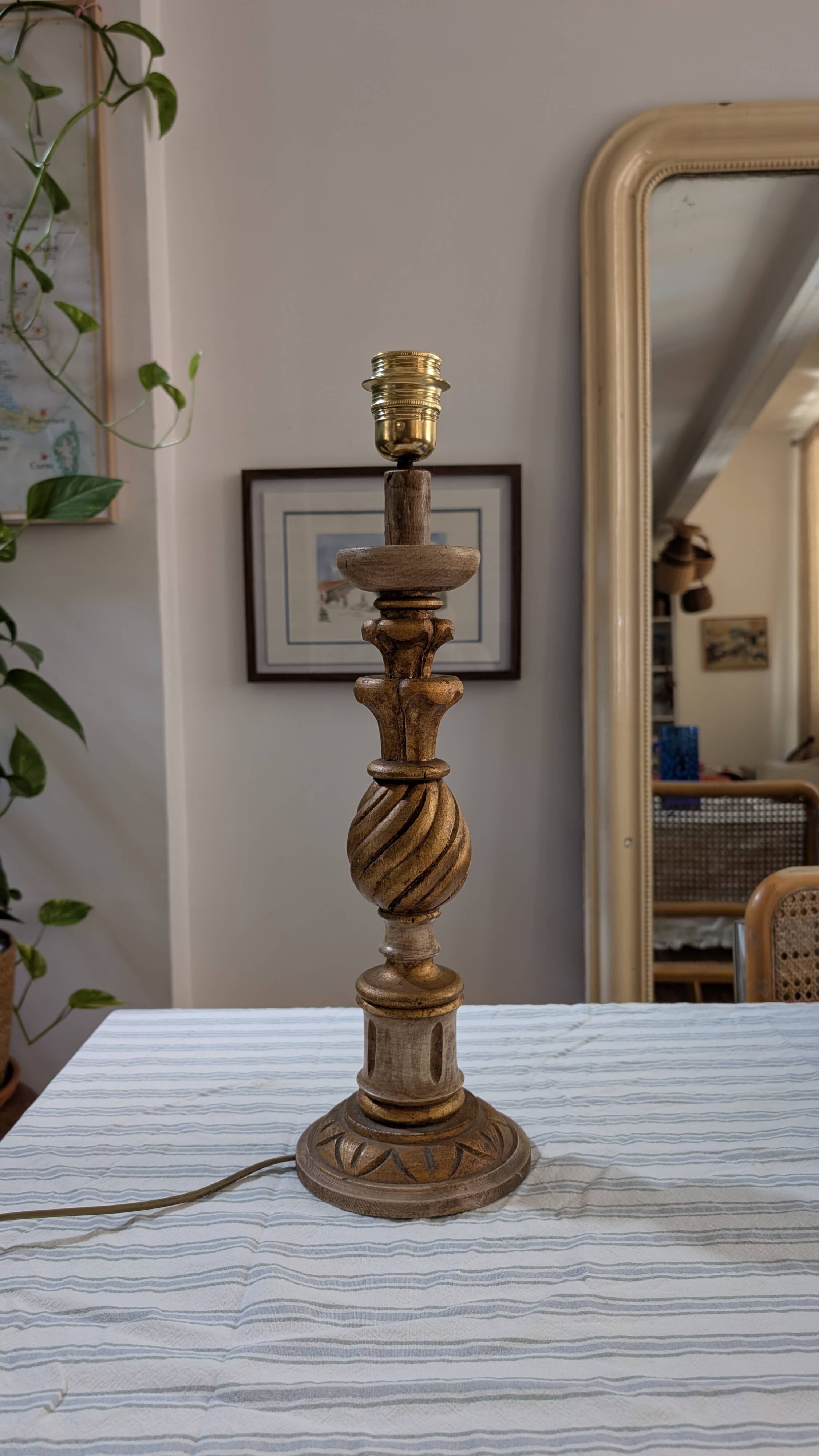 Wooden lamp base