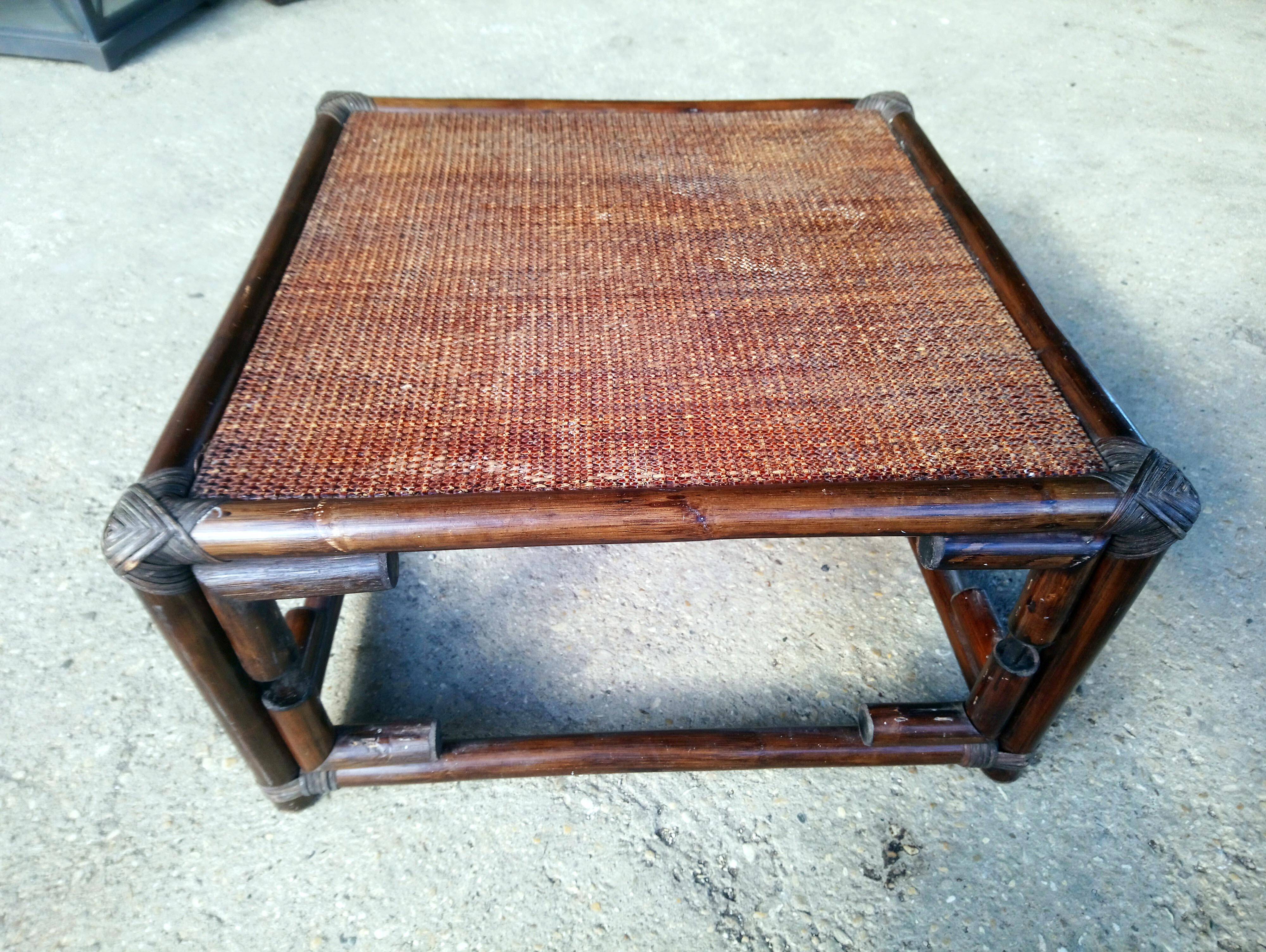Table basse rotin carrée vintage 1970