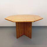 Vintage octagonal dining table from the 1980s in pine with an extension.