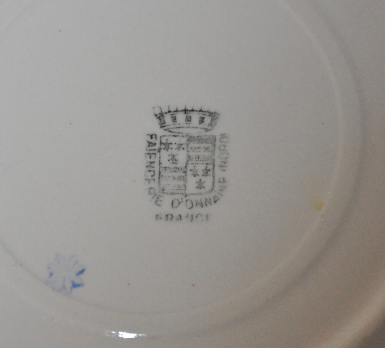 Set of 11 plates dessert and 1 dish of the pottery of onnaing