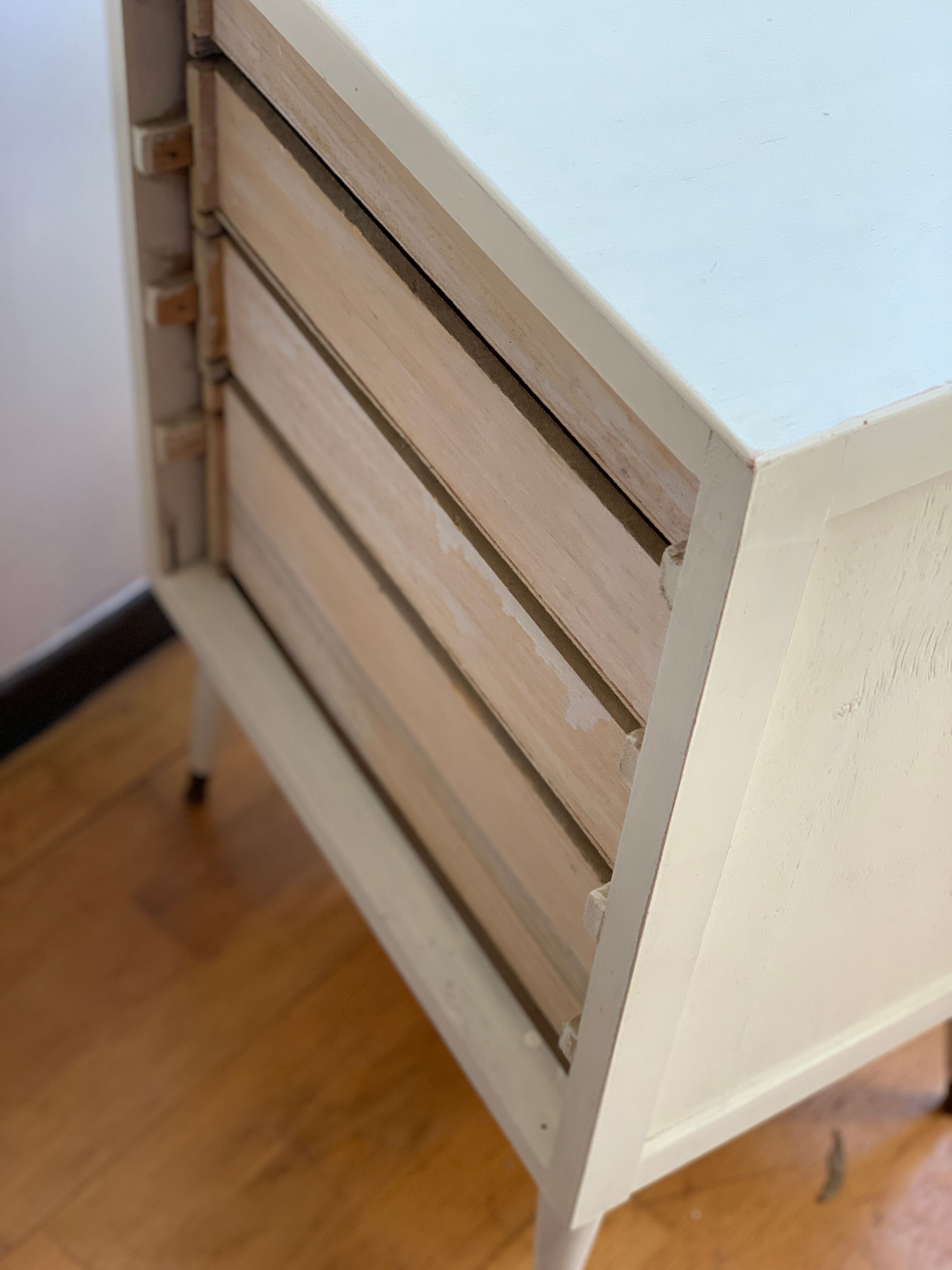 Vintage chest of drawers