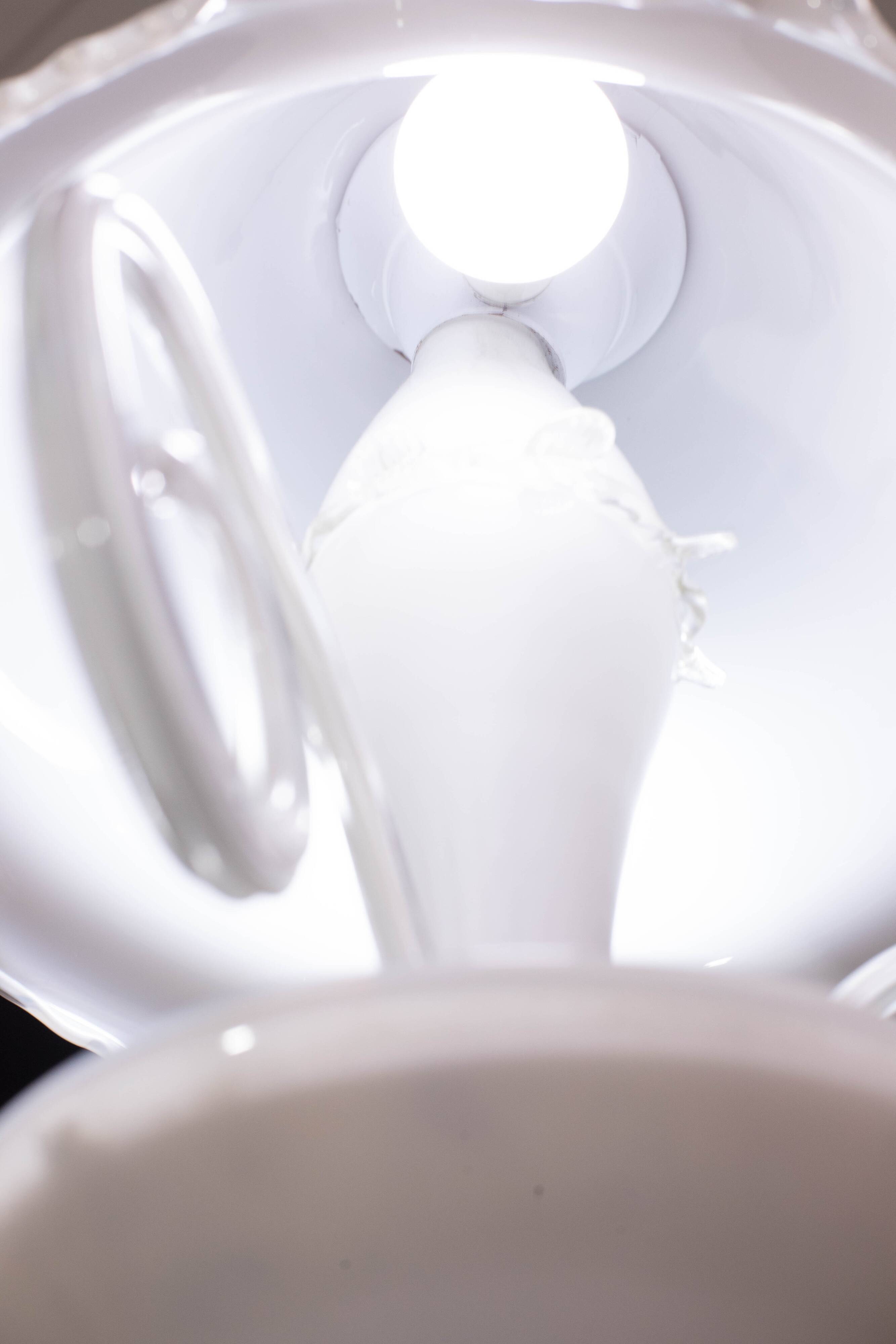 “Umbrella” Charming Murano Vintage White Chandelier in Murano Glass, 1980s