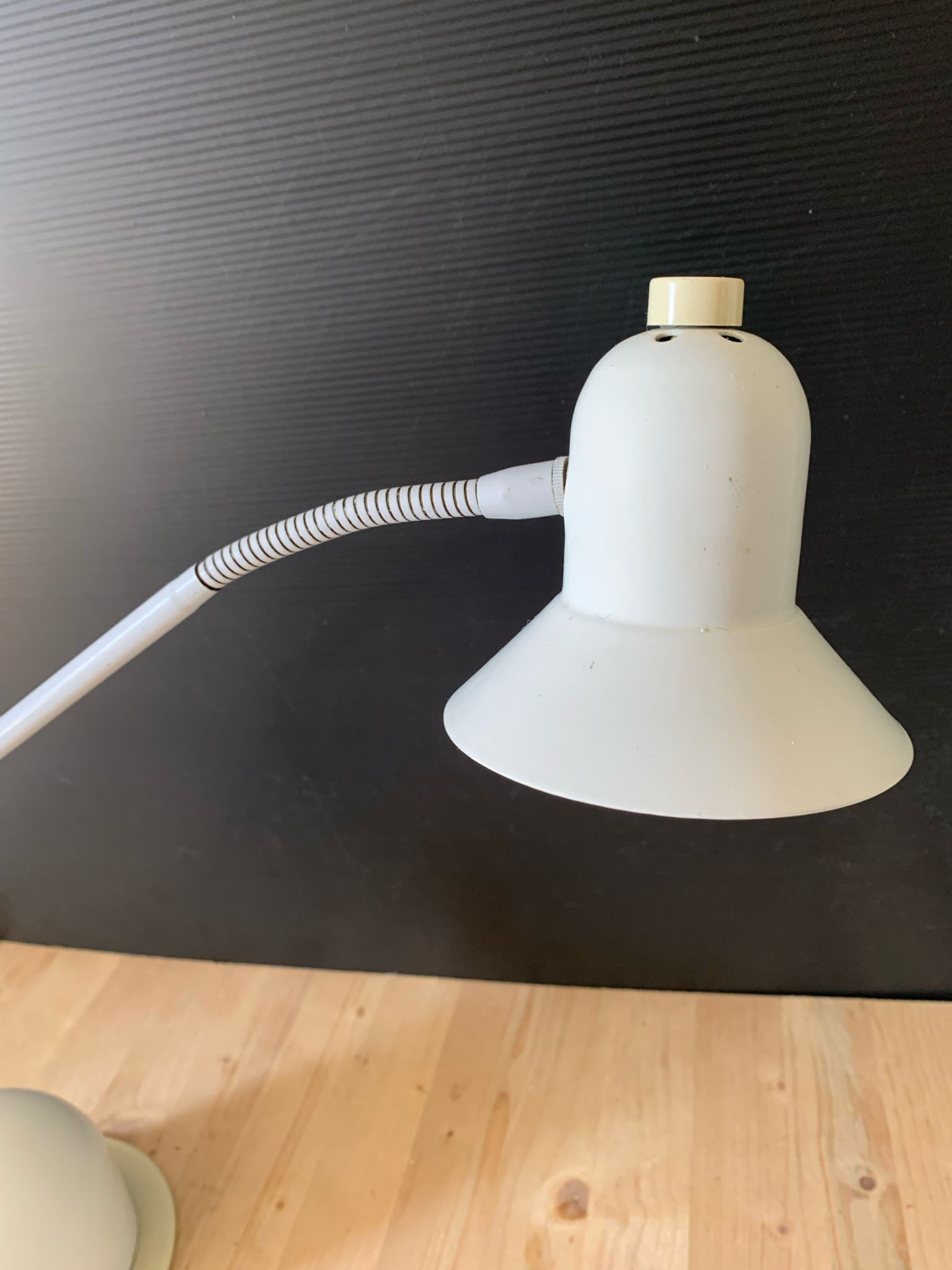 Vintage desk lamp Brama white