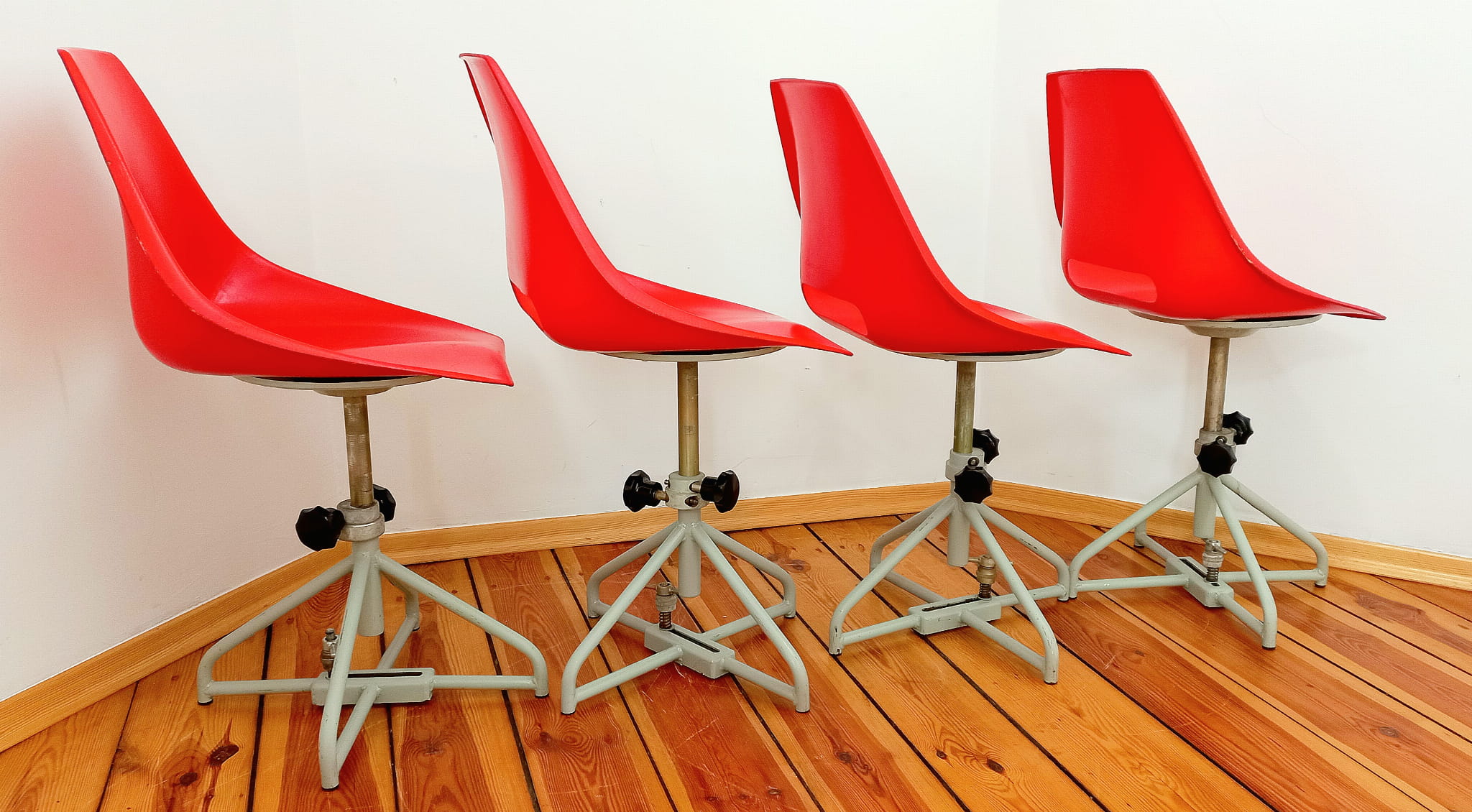 Swivel chair proj. M. Navratil for Vertex, Czechoslovakia 60"