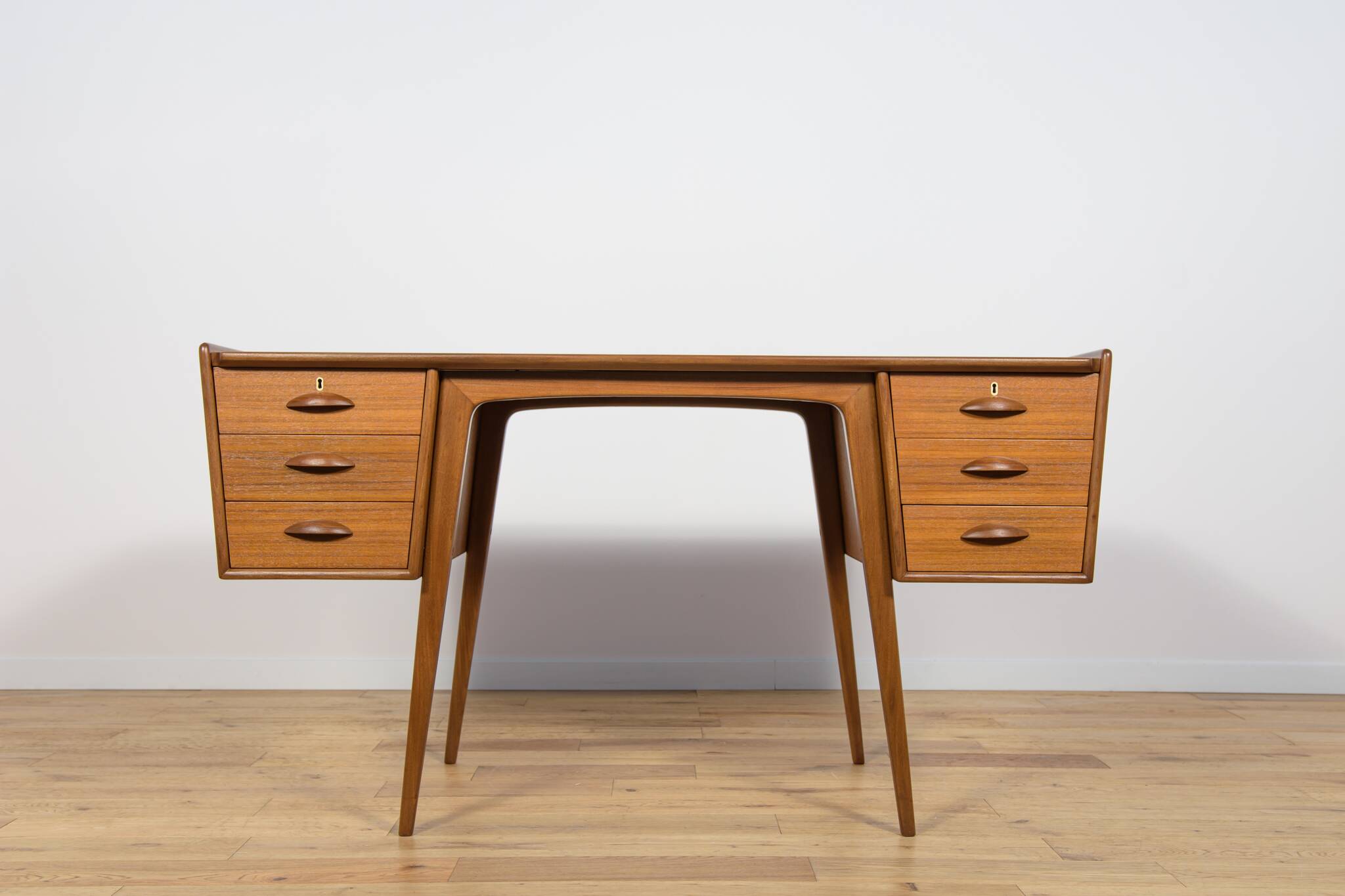 Mid-Century Teak Desk by Svante Skogh for AB Möbelfabriken Balder, Sweden, 1950s