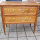 petite commode d époque louis XVI en noyer du 18e siécle