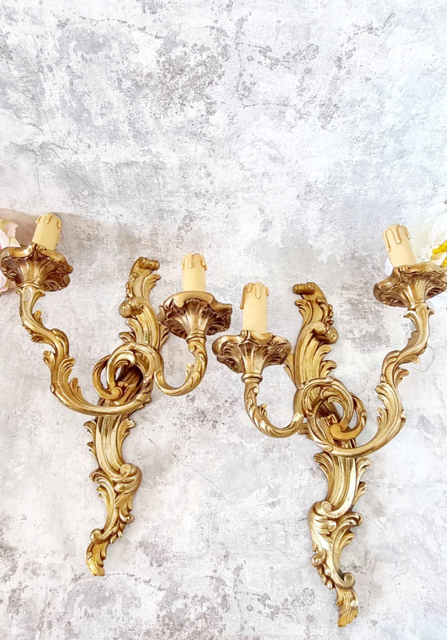 Pair of wall sconces in real bronze Louis XVI style