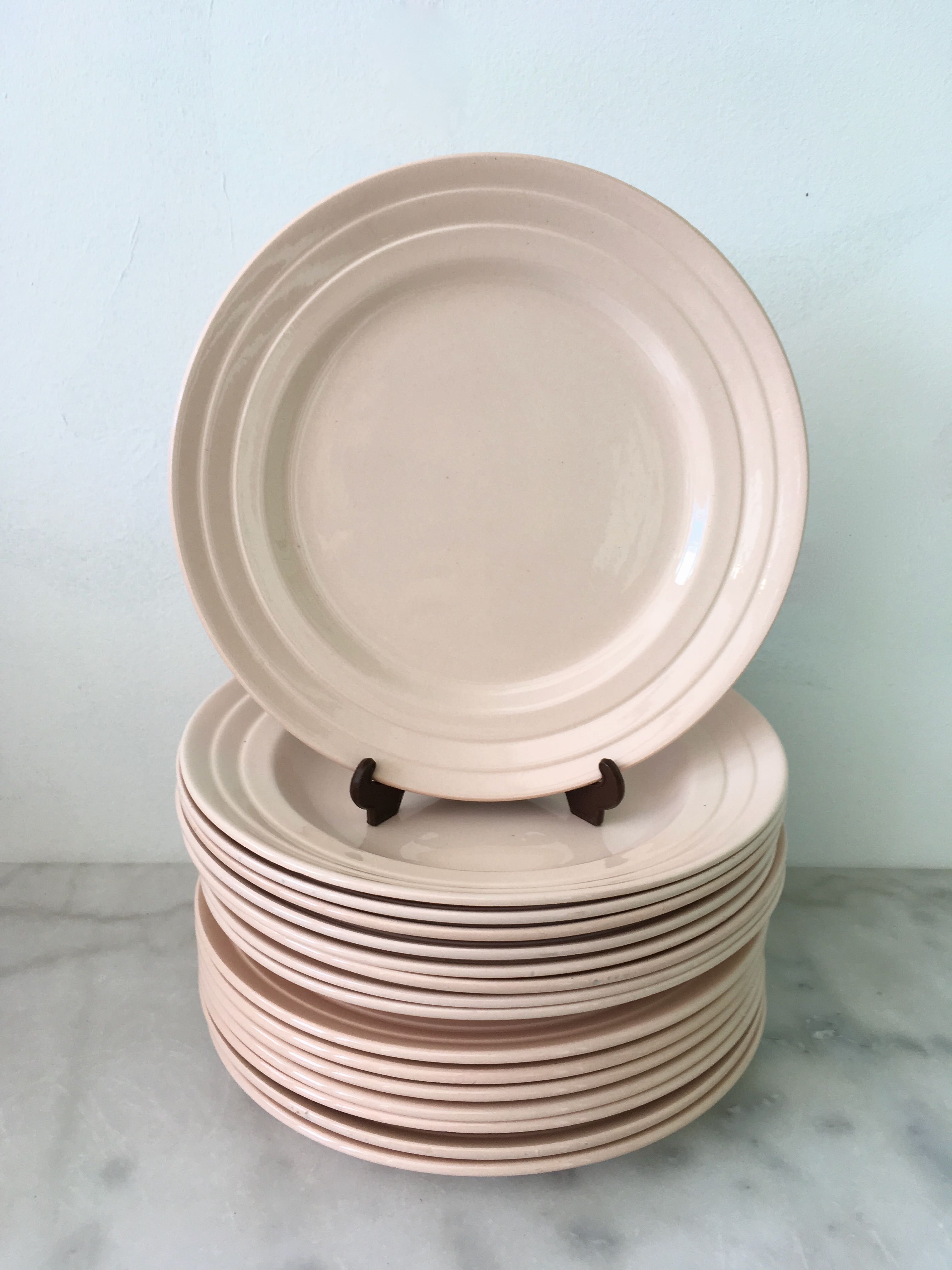 Set 16 earthenware plates from St Amand
