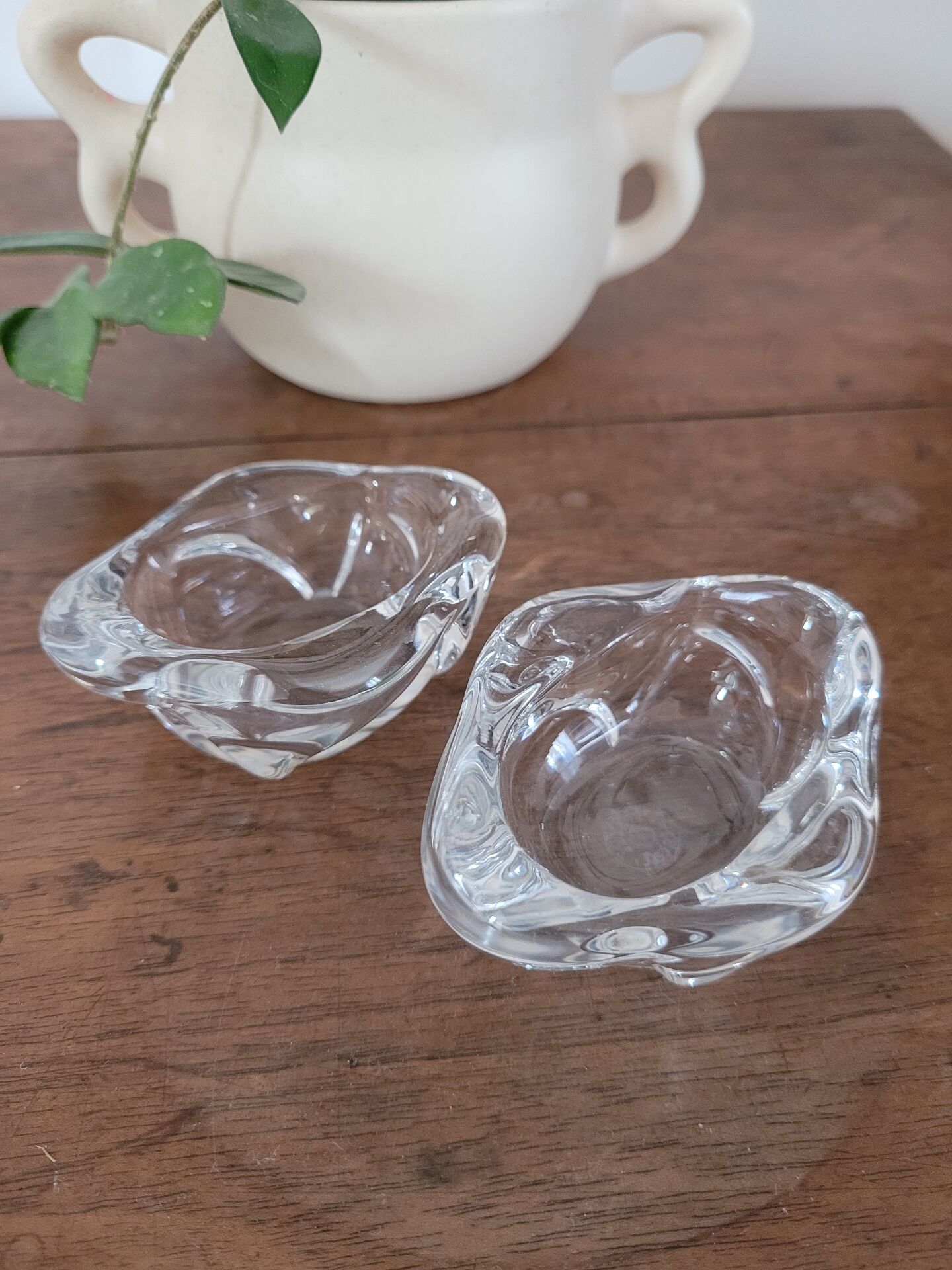 Set of 2 crystal salt cellars from Cristal Bayel.