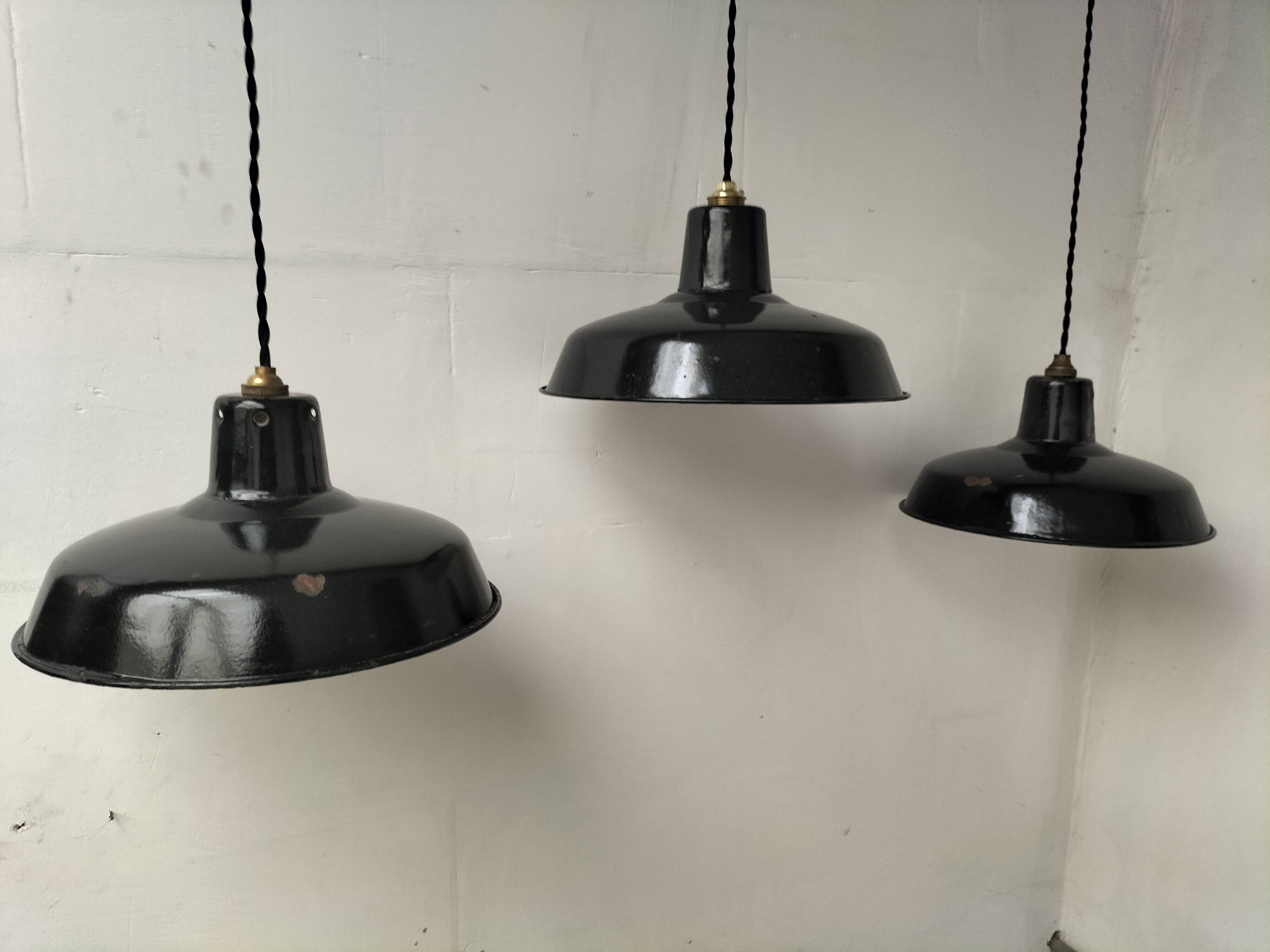 Enameled sheet metal lamps