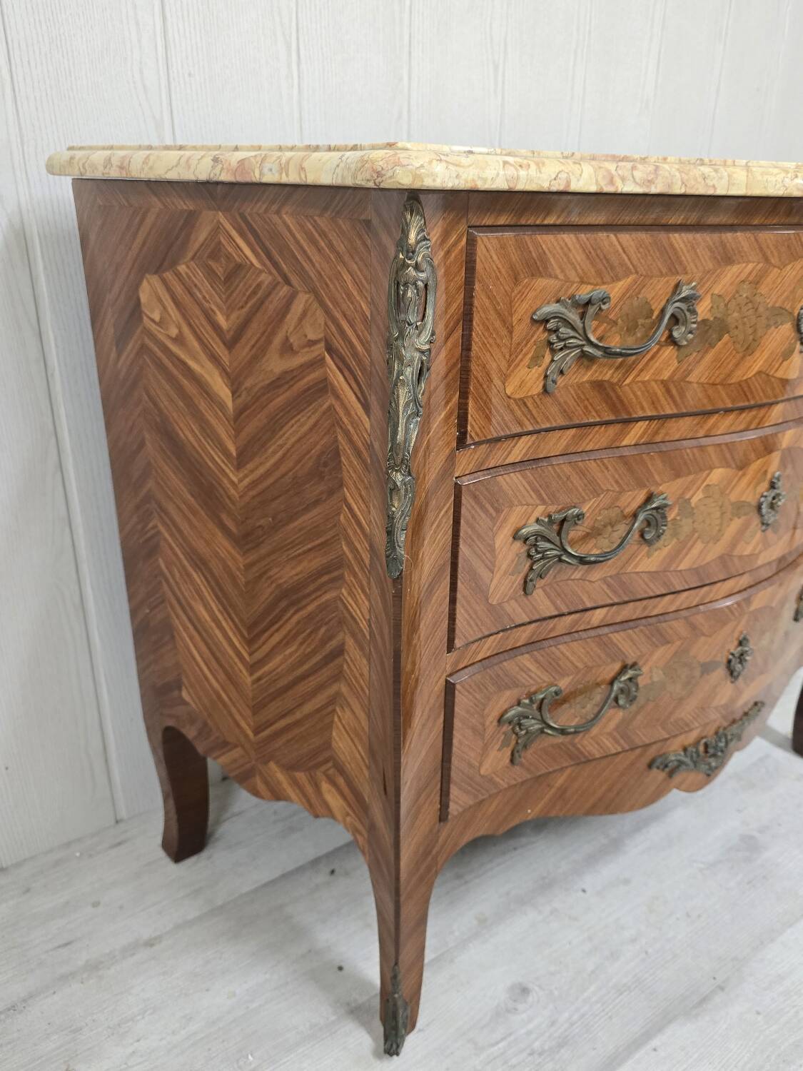 Louis XV style chest of drawers in rosewood