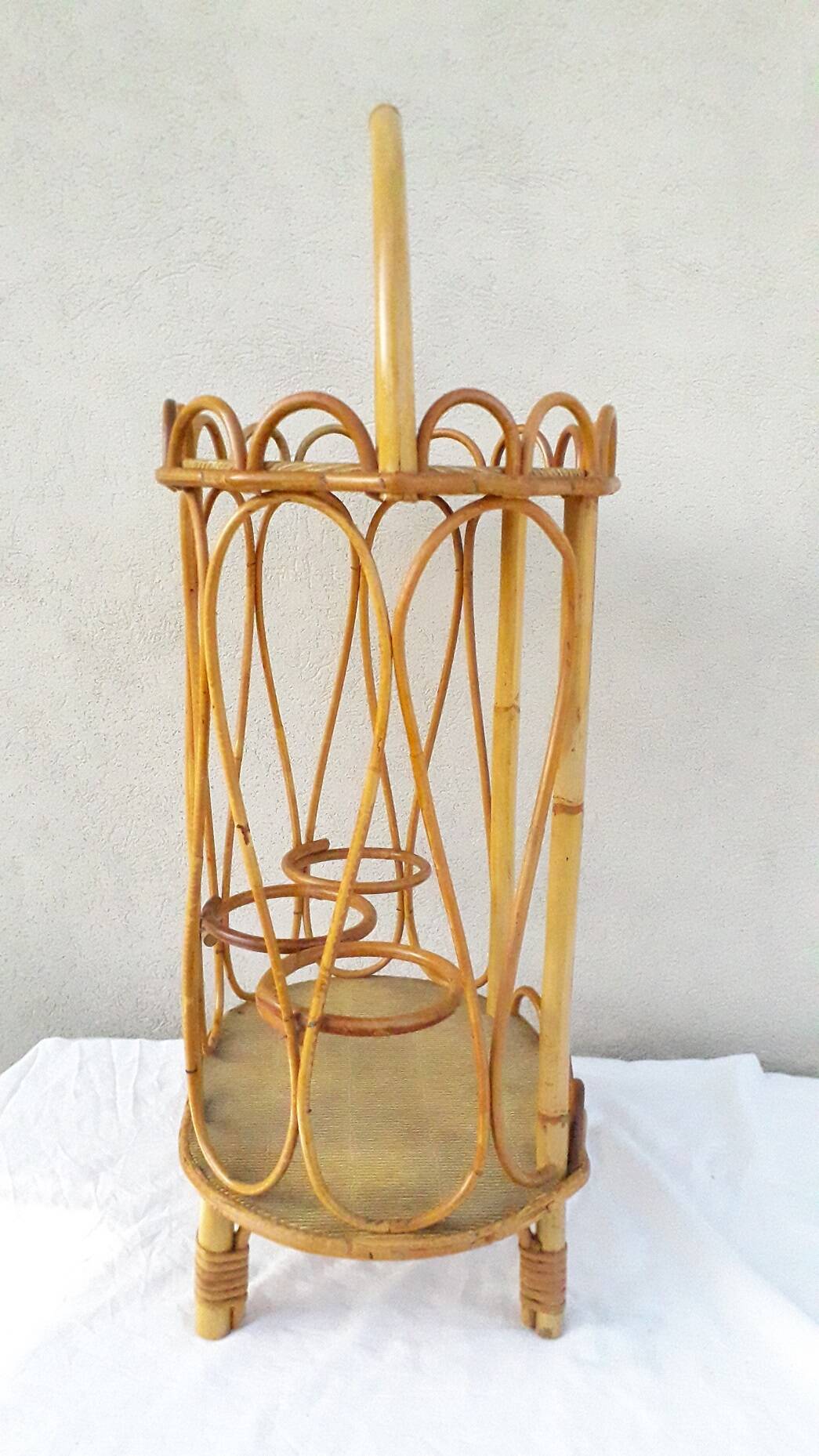 Portable bar bottle holder in rattan