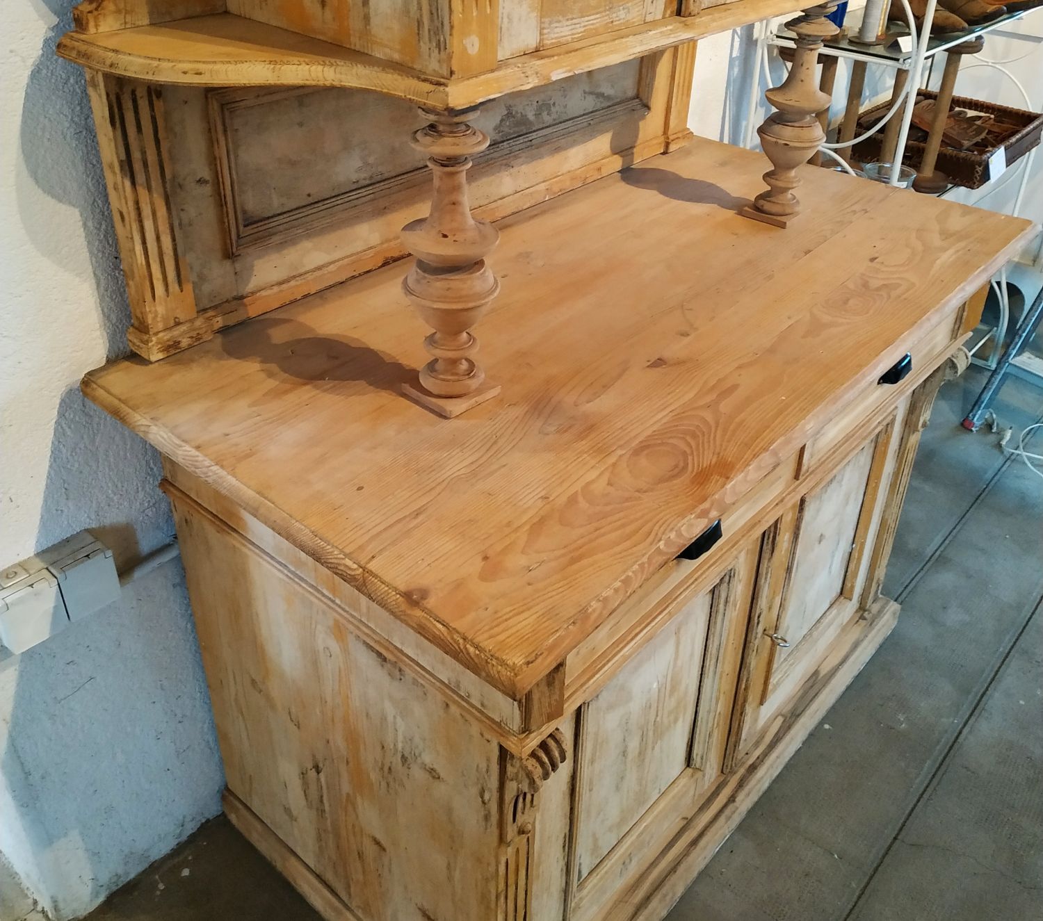 Patinated buffet (pastry furniture)