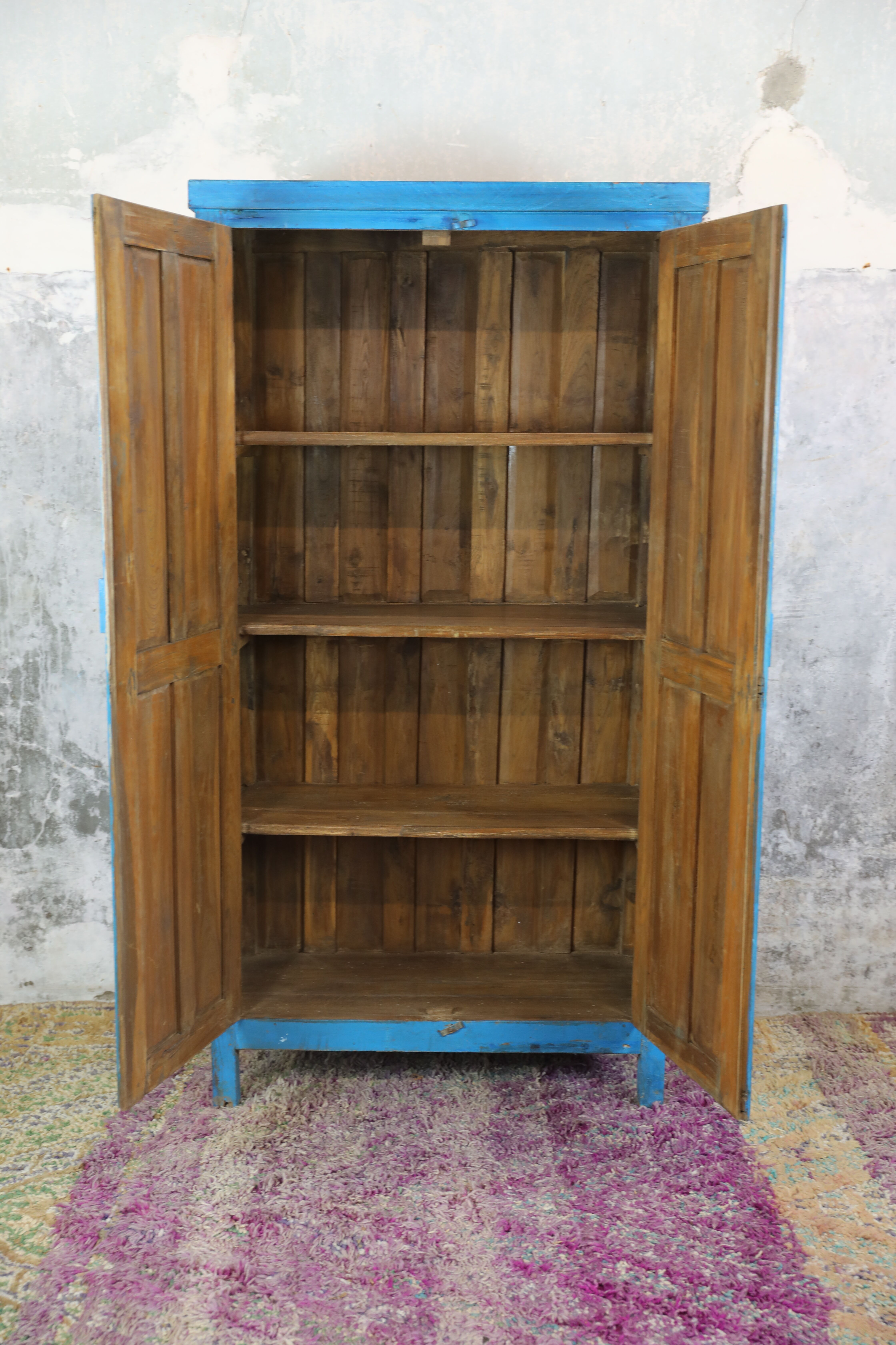 Indian cabinet 2 doors and 3 interior shelves in raw wood