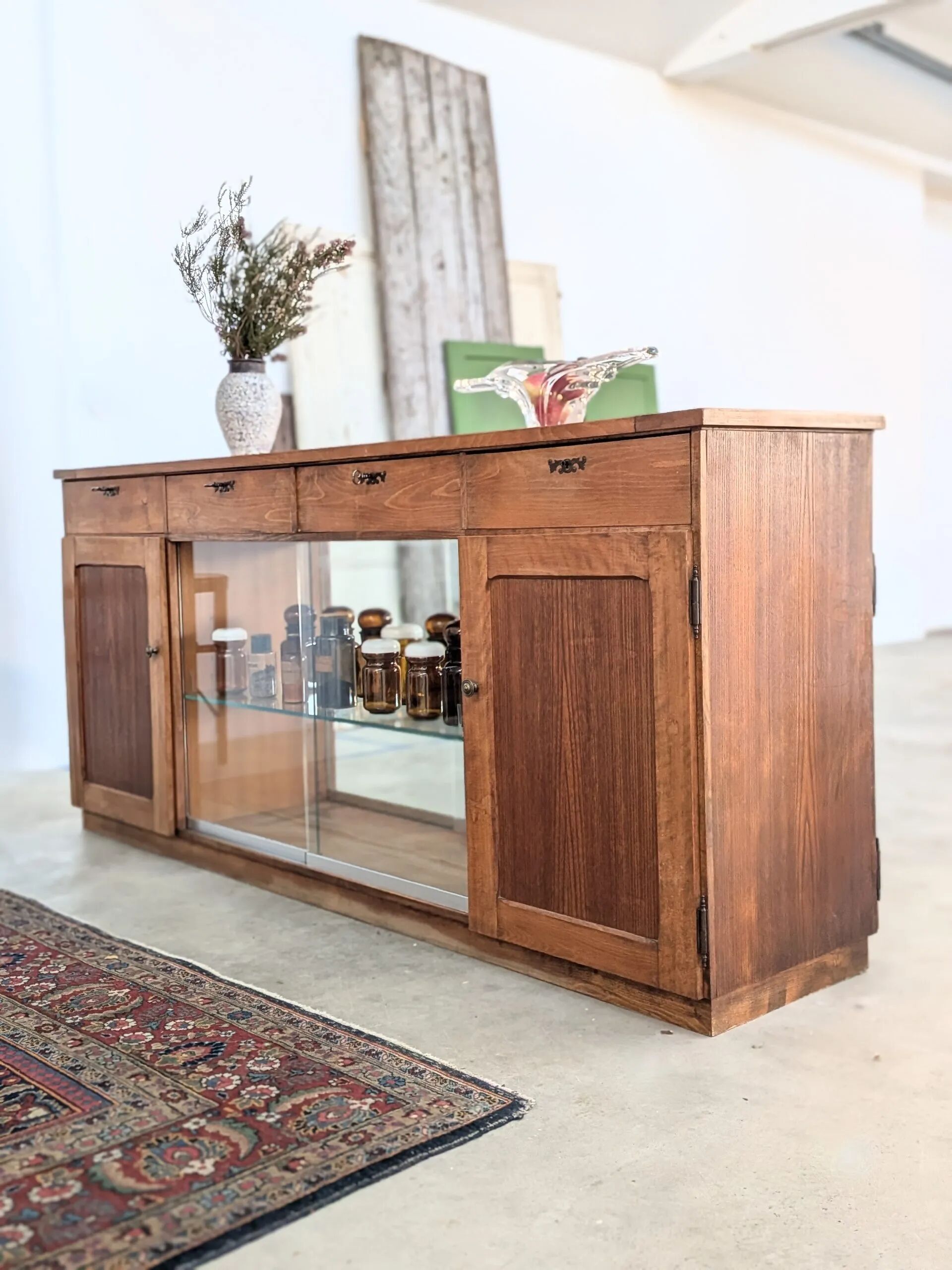 Double-sided counter in wood and pink marble (233 cm)