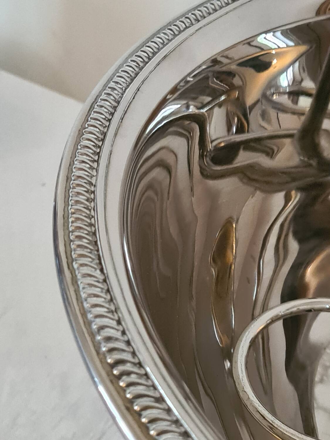 Silver metal champagne basin