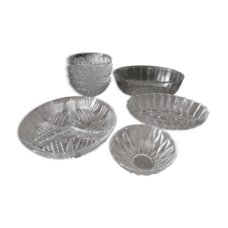 Chiseled glass ramekin set