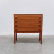 Commode suédoise en teck avec poignées en métal, années 1970