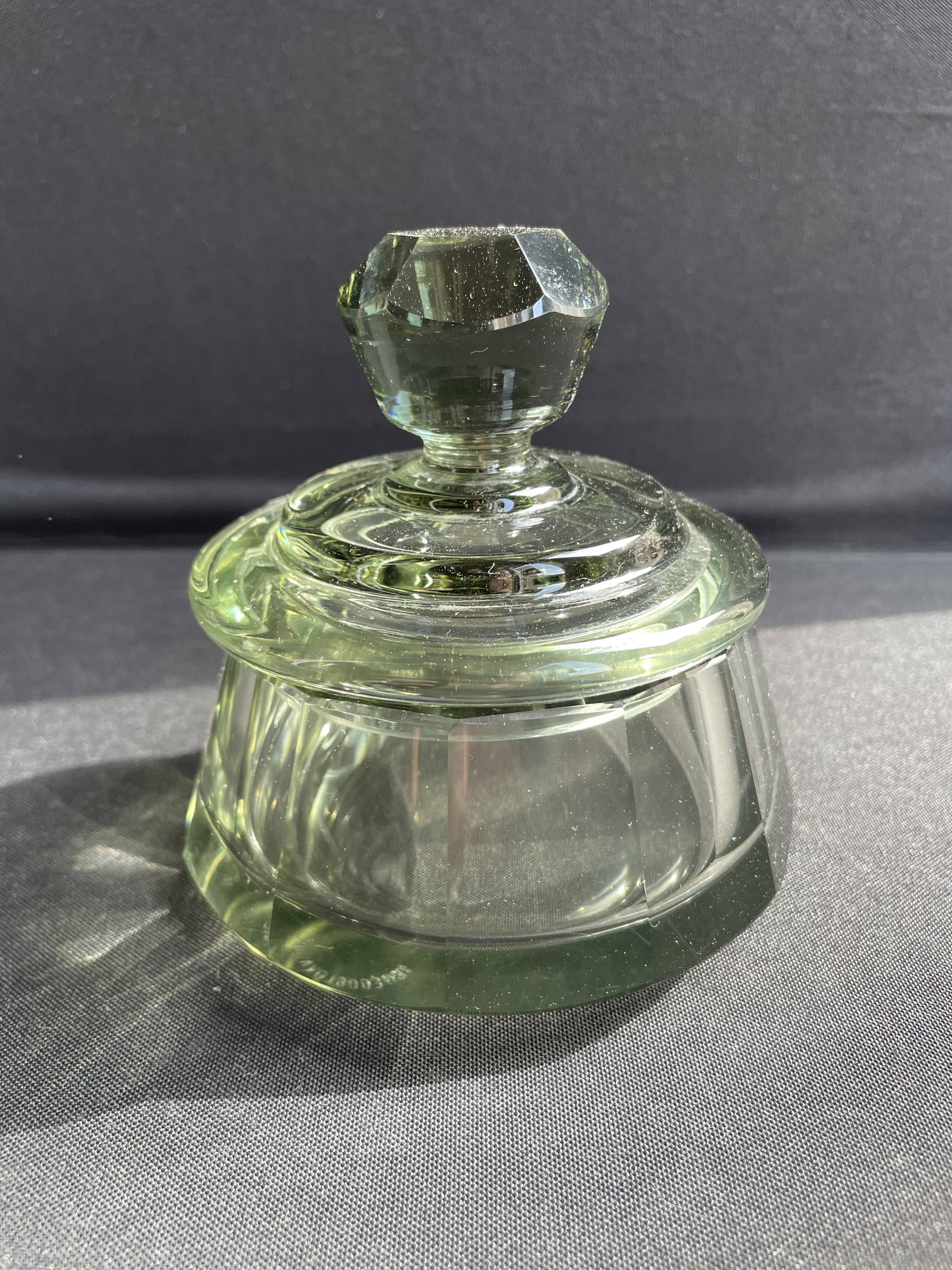 Powder magazine or candy maker made of cut crystal