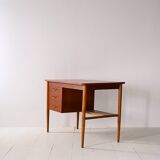 Nordic desk with drawers