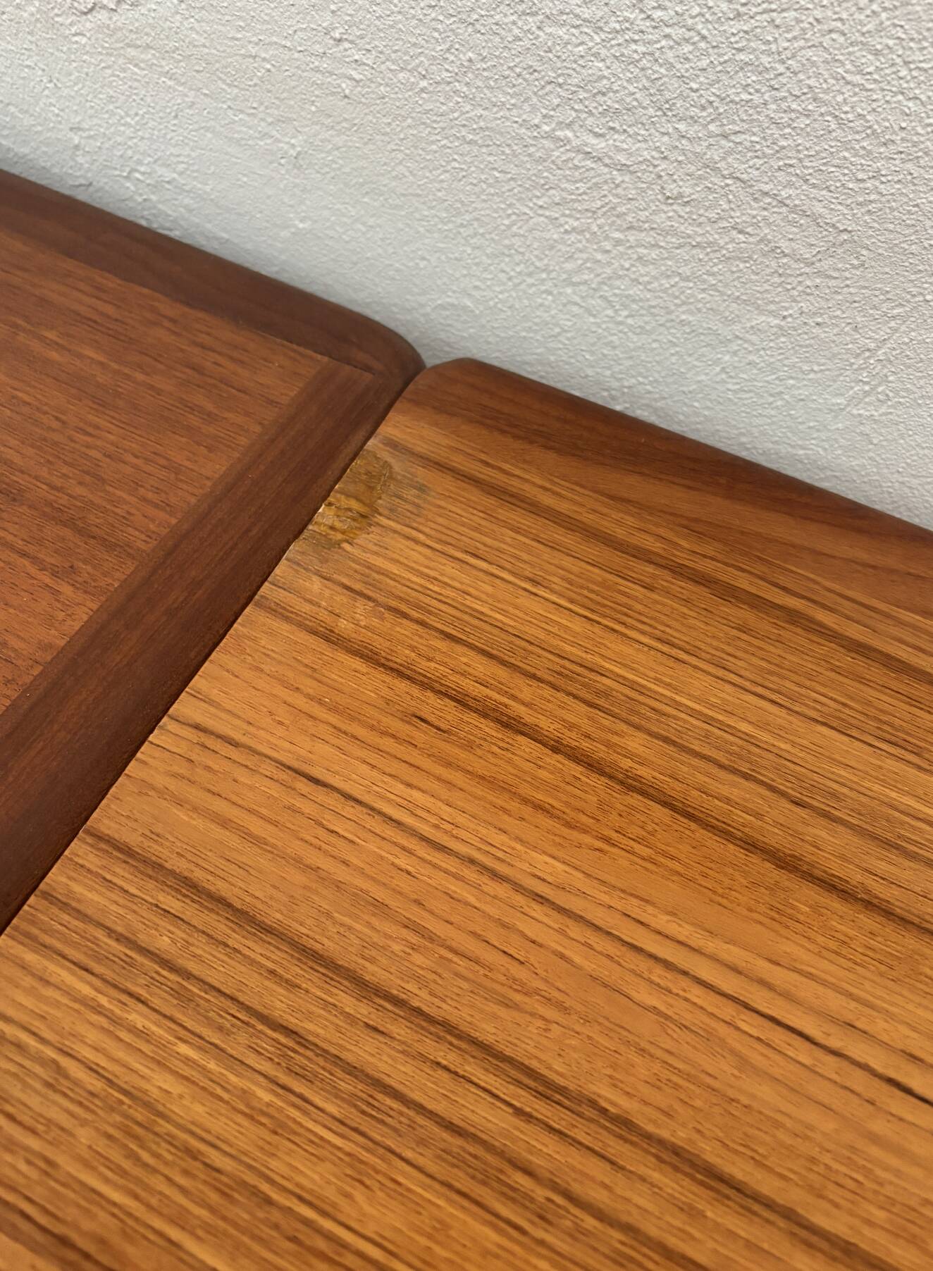 Extendable teak table in Scandinavian/Danish style, Ligne Roset, 1960s.