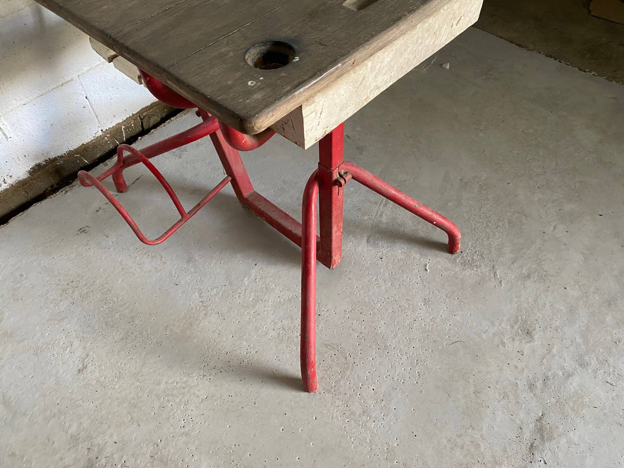 Child's desk in steel and wood from the 1950s.