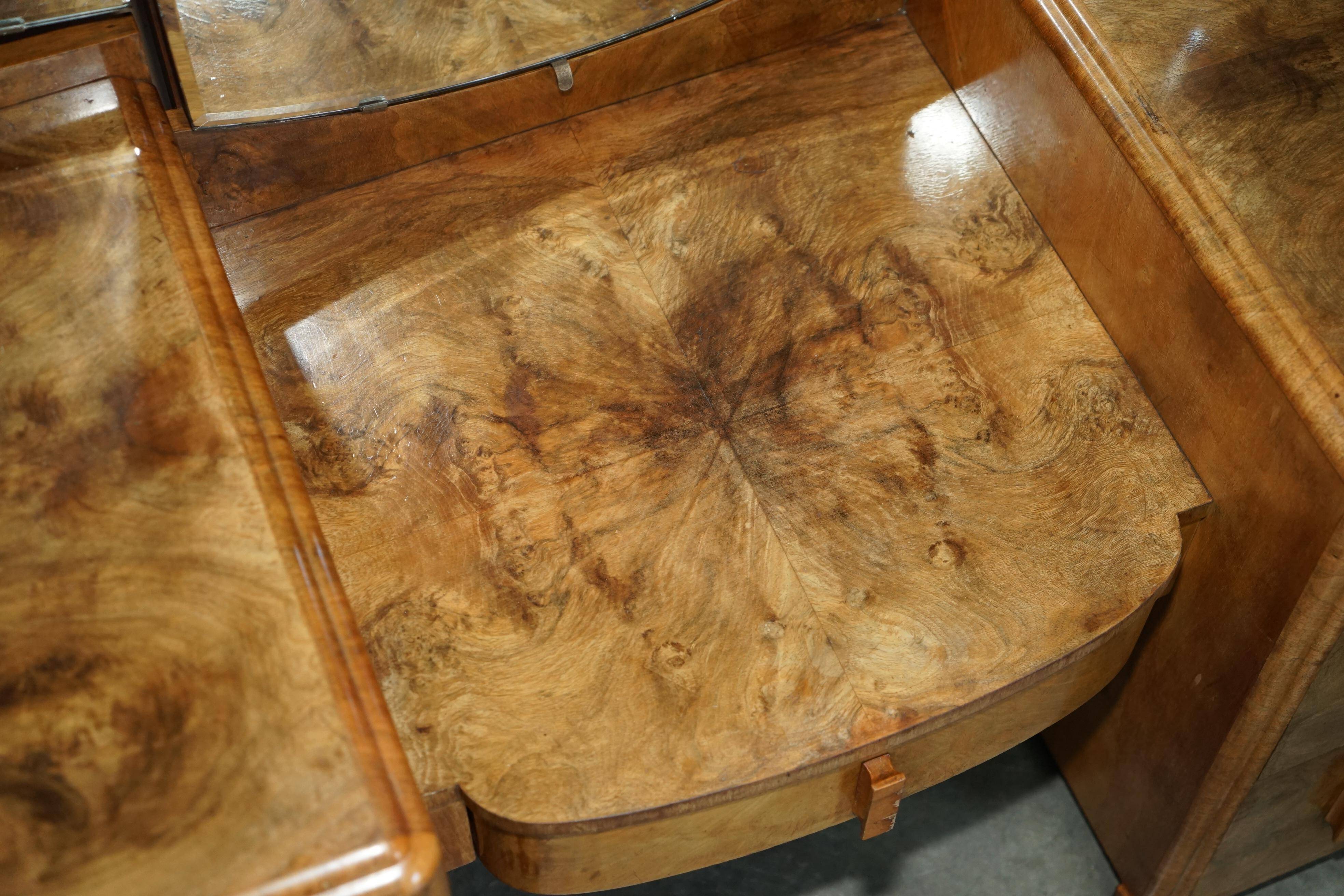 Art Deco dressing table in satin walnut with mirror, circa 1930.