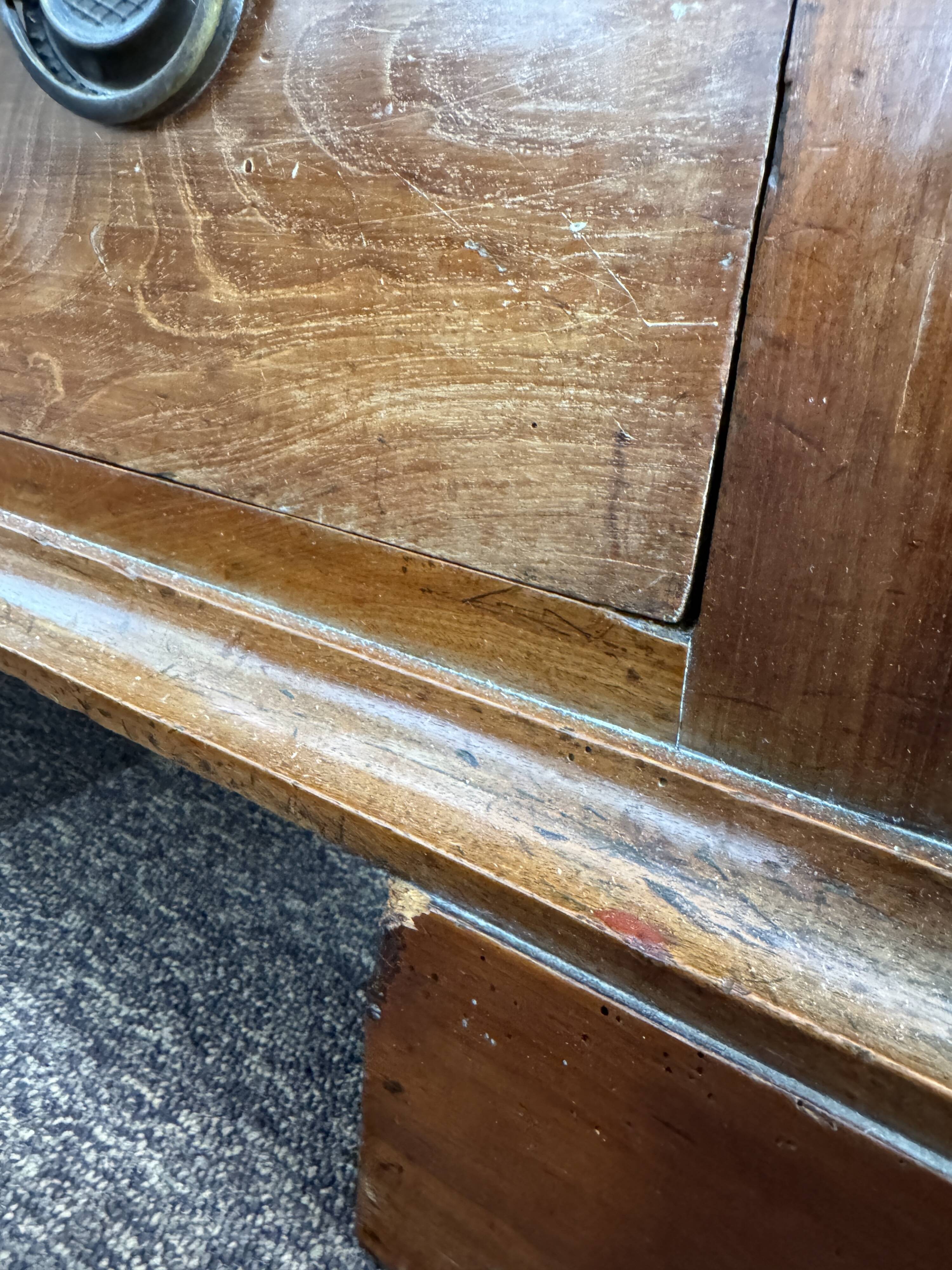 Chiffonnier en Placage de Noyer Style Restauration