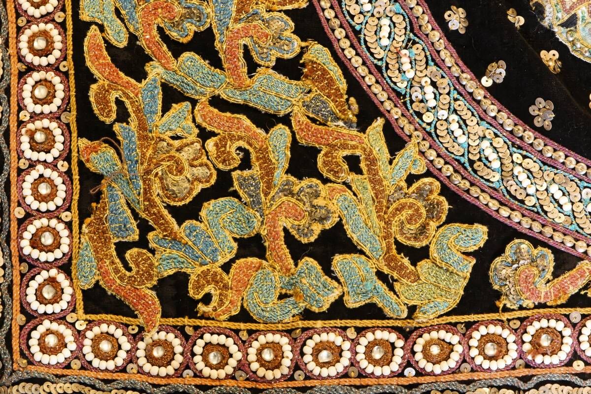 Tapisserie birmane Kalaga, les éléphants, perles et sequins