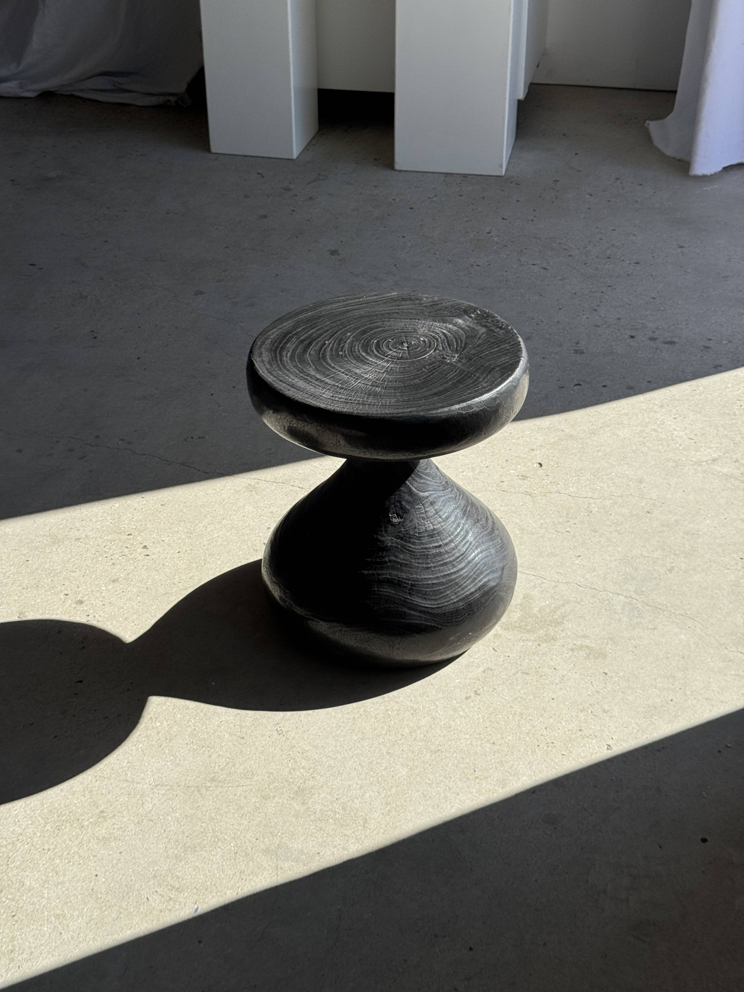 Pawn Black - Stool, side table, end table in solid mango wood.