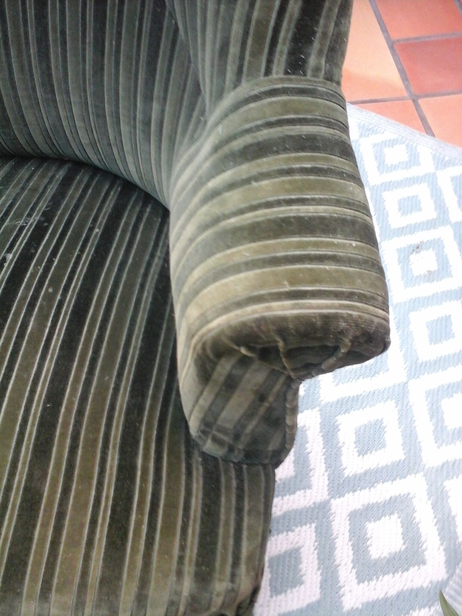 Fauteuil crapaud velours côtelé vert