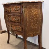Small chest of drawers sauteuse louis XV inlaid