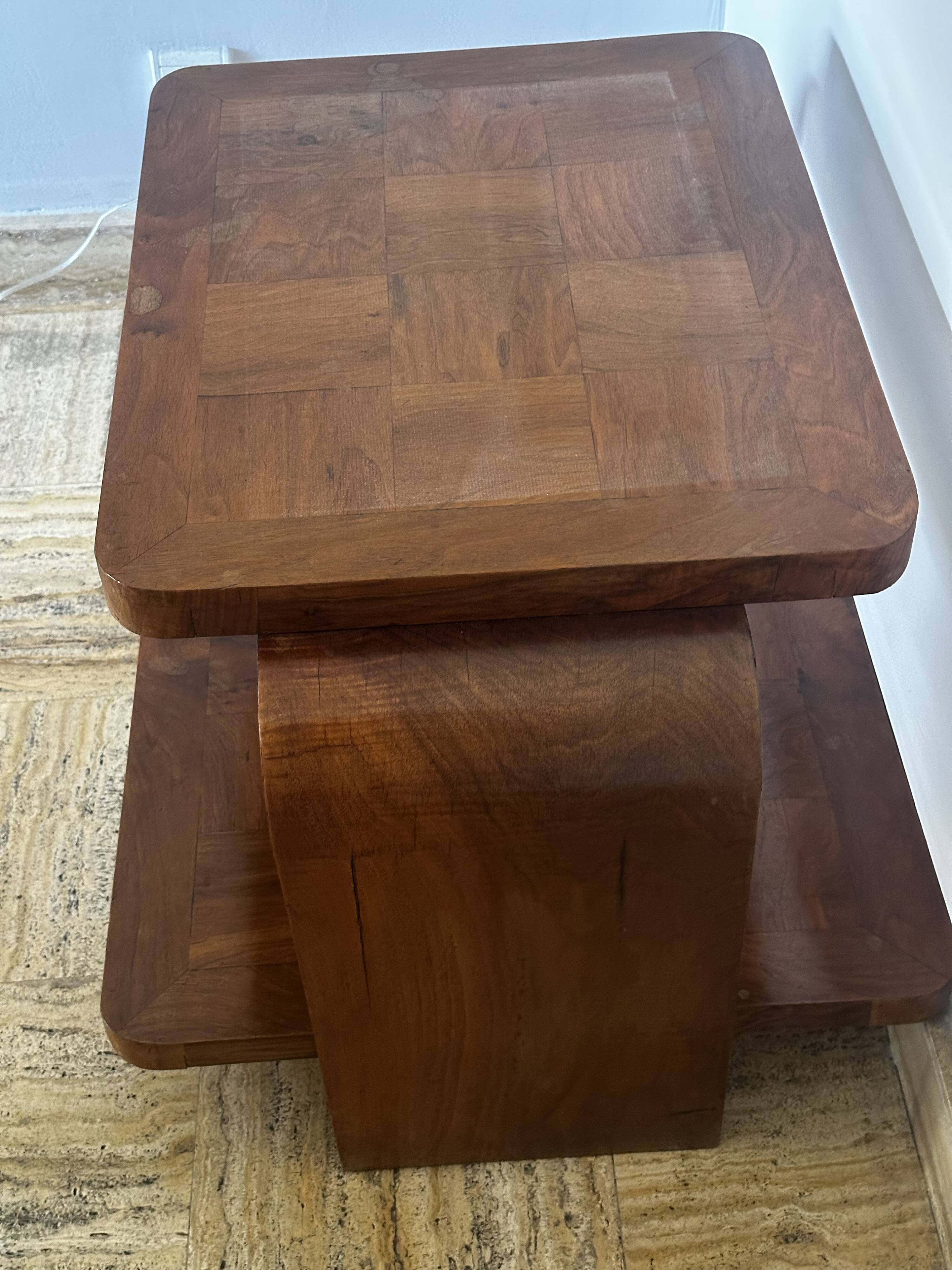 1930s Art Deco side table in marquetry walnut