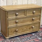English chest of drawers of the nineteenth century in fir